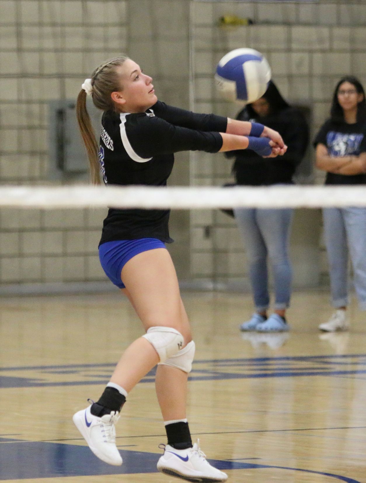 Huskies lose momentum